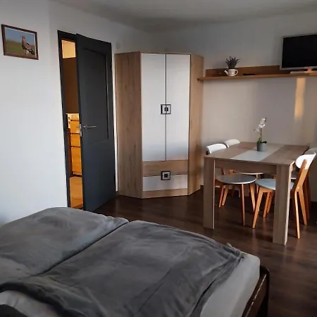 Matrai5vendeghaz Lägenhet *